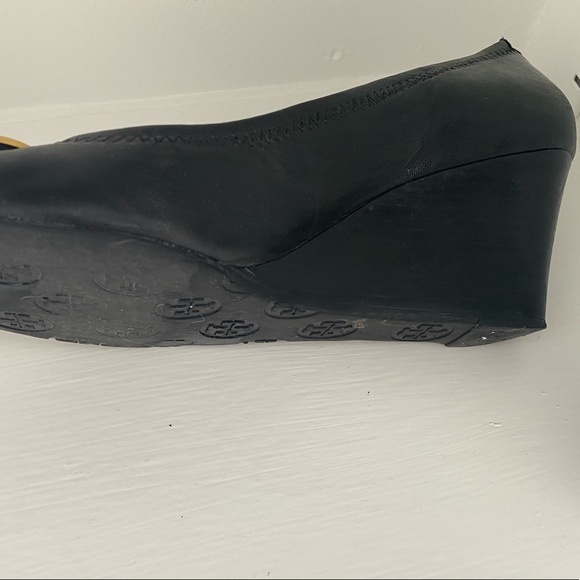 Tory Burch Sally wedge size 8.5 - Picture 9 of 10